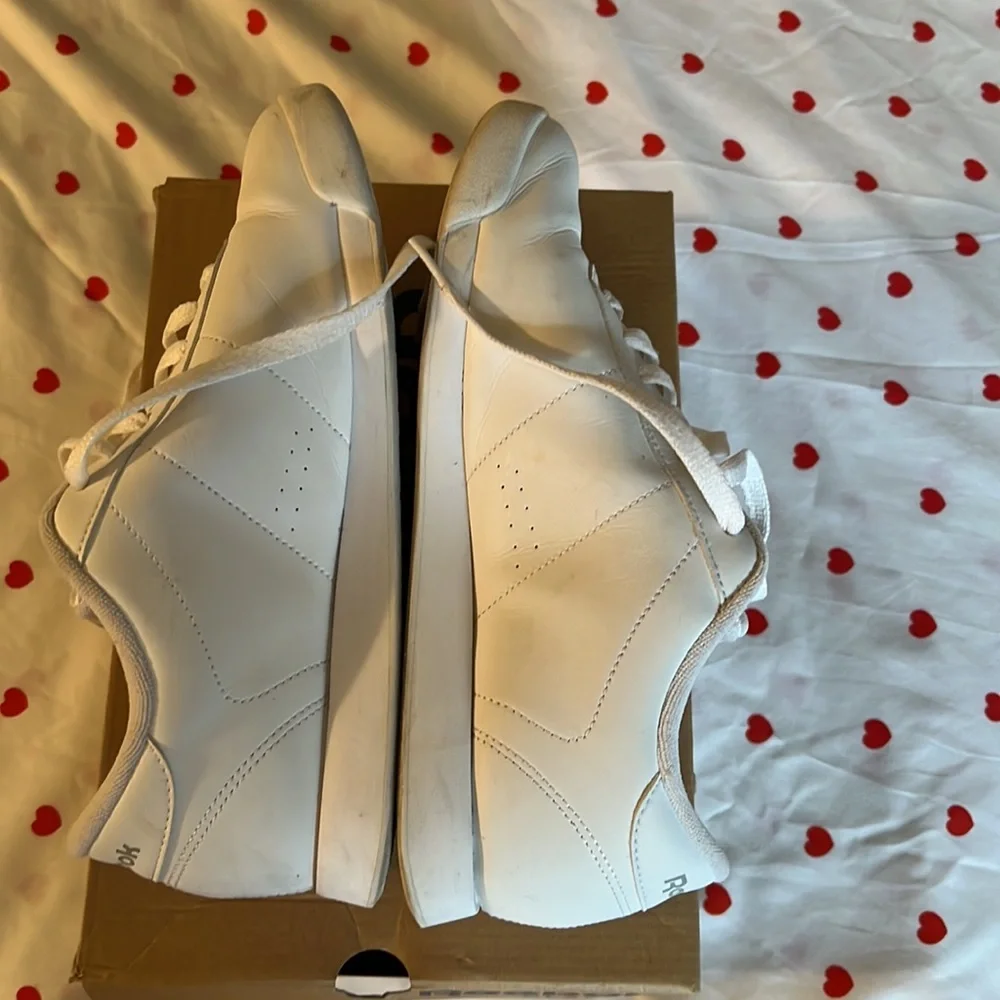 USED!!!!! Woman’s Reebok - Picture 3 of 6